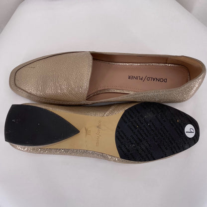 Champagne W Shoe Size 9 DONALD J PLINER Loafer