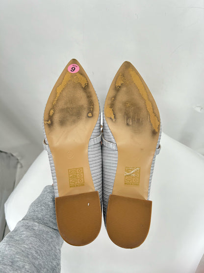 Gray W Shoe Size 9 JOURNEE COLLECTION Flats