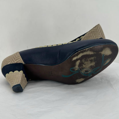 Navy W Shoe Size 10 POETIC LICENSE Pumps
