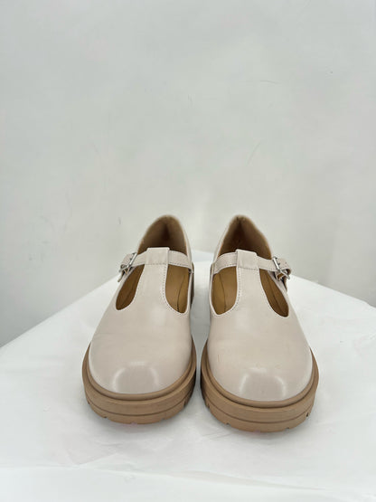 LT TAN W Shoe Size 9 SODA Flats