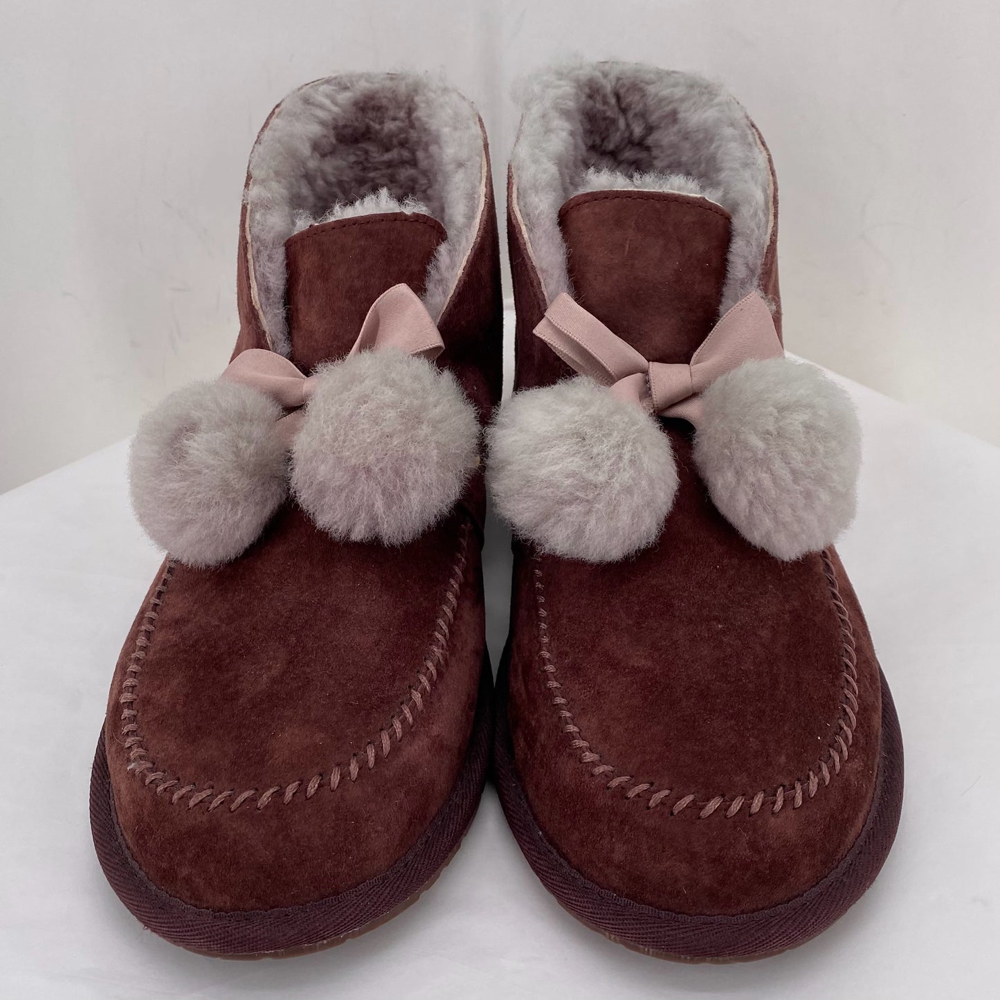 Burgundy W Shoe Size 10 UGG Slippers