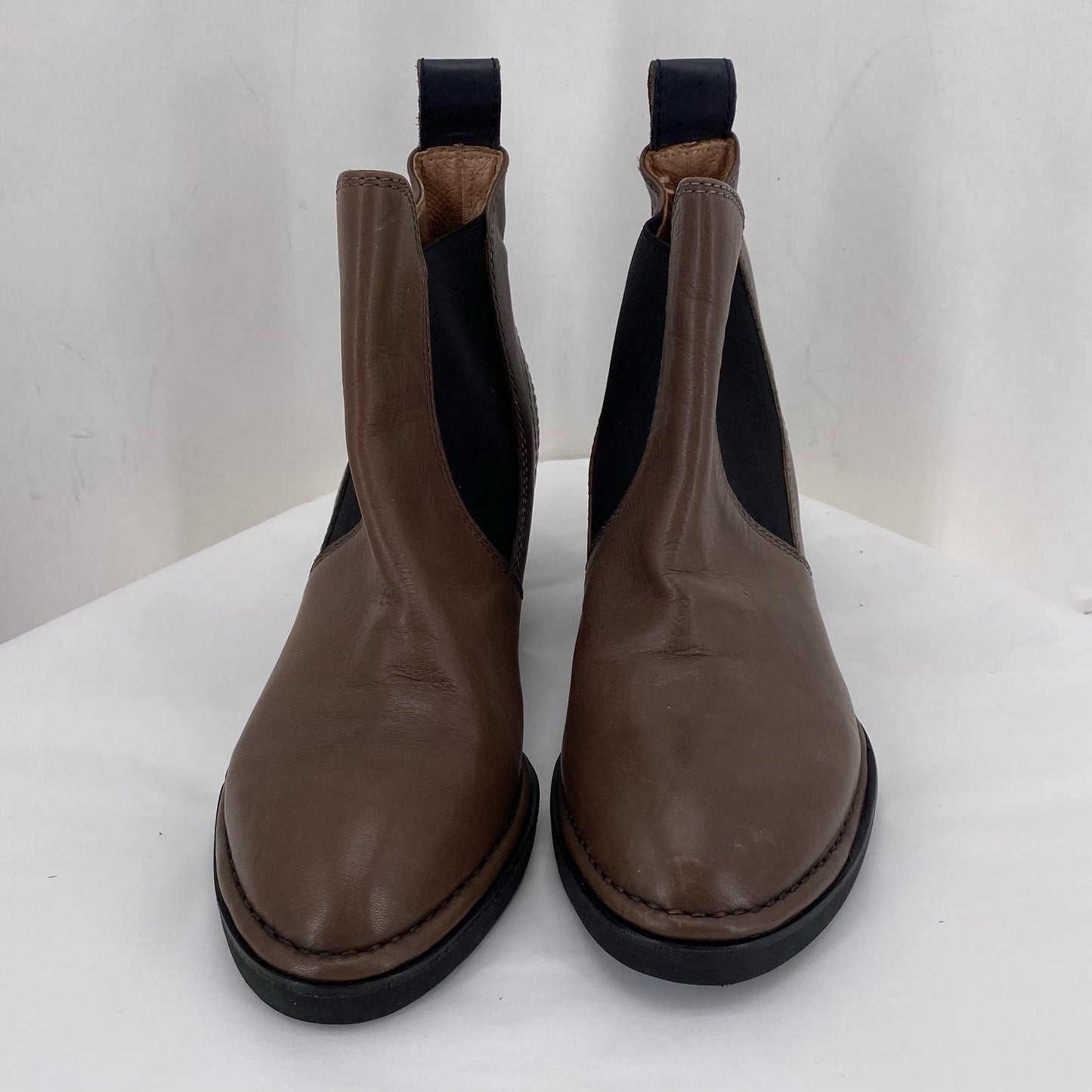 BROWN W Shoe Size 36 shooties/booties