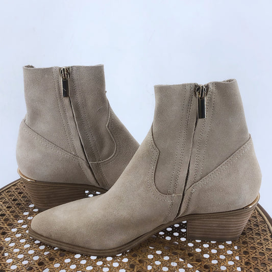 Beige W Shoe Size 8 STEVE MADDEN Boots