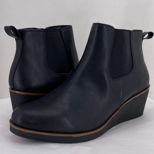 Black W Shoe Size 9 AEROSOLES shooties/booties