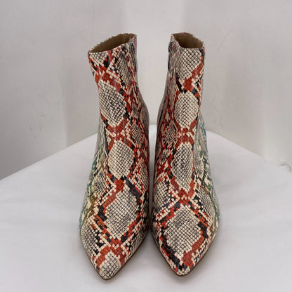 off white W Shoe Size 8 STEVE MADDEN Boots