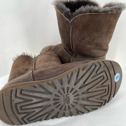BROWN W Shoe Size 6 UGG Boots