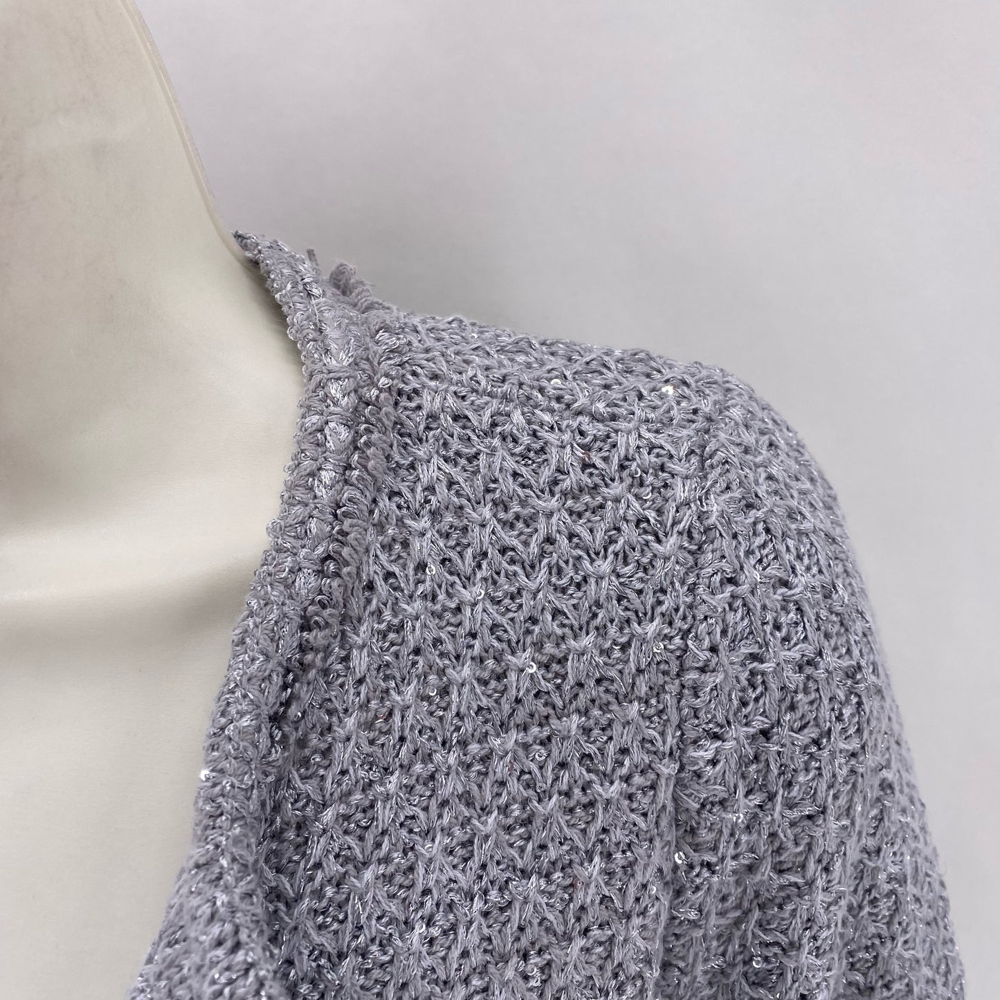 Size M WHITE HOUSE BLACK Cardigan