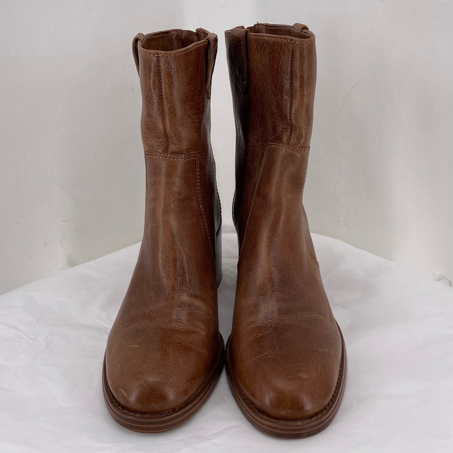 BROWN W Shoe Size 8 VINCE CAMUTO Boots