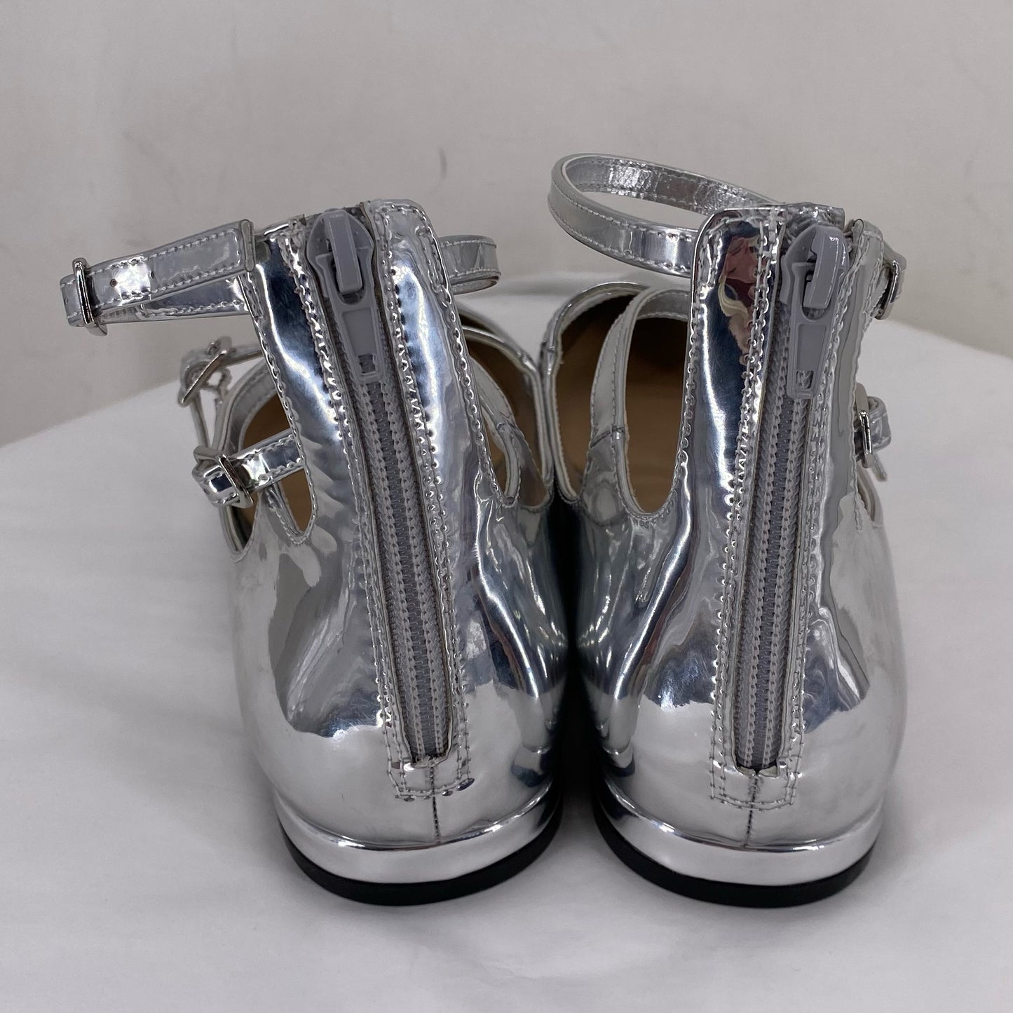 Silver W Shoe Size 8.5 INC Flats