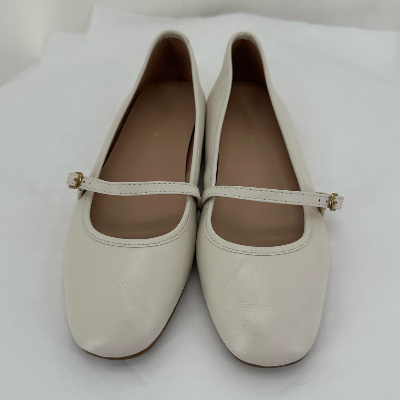 off white W Shoe Size 7 COLE HAAN Flats