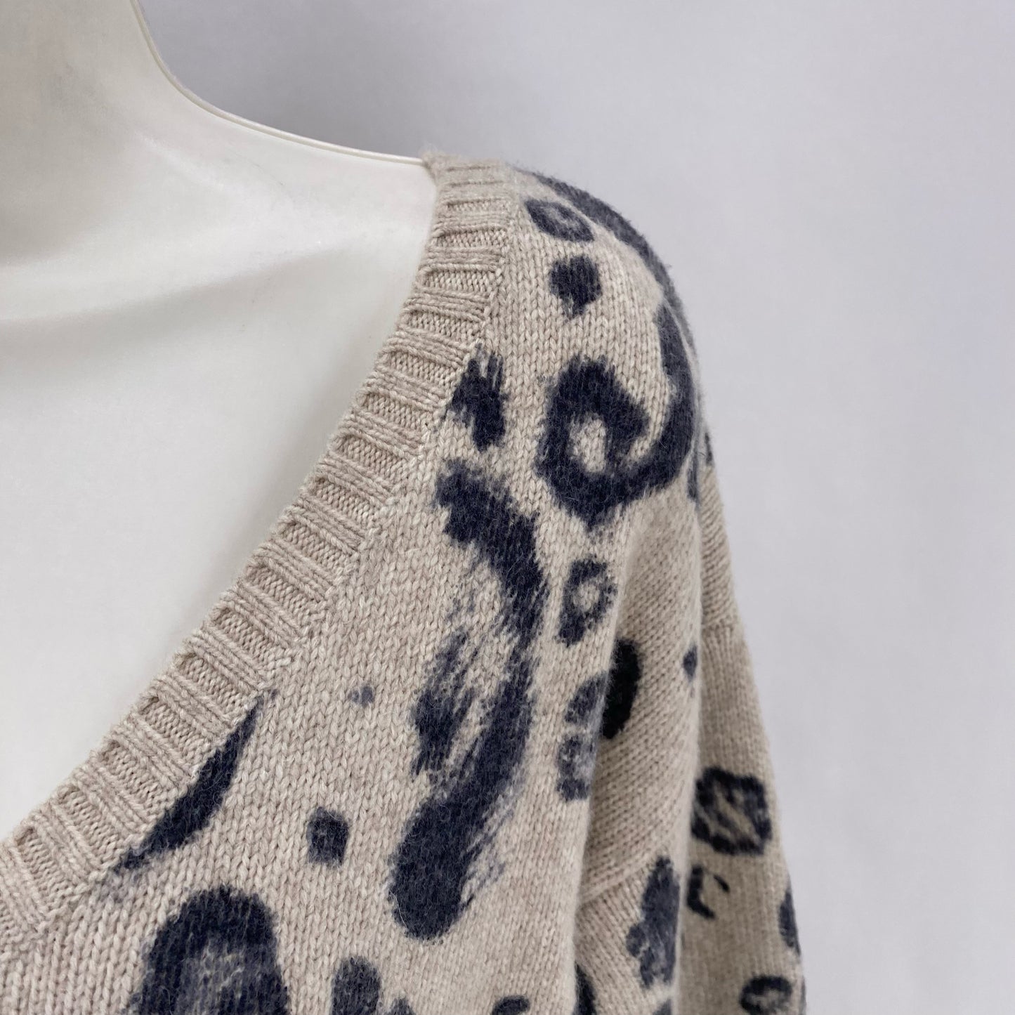 Size S PAM & GELA LEOPARD Sweater