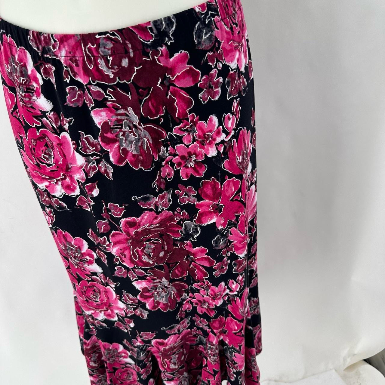 Size 8P TANJAY FLOWERS Skirt
