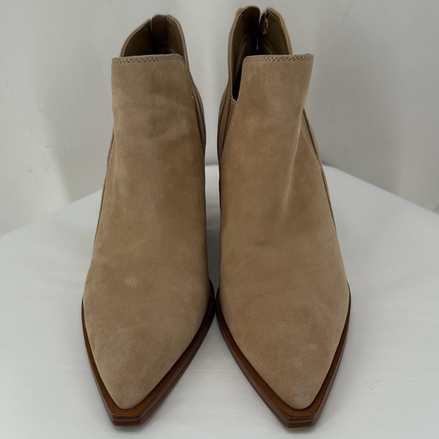 Tan W Shoe Size 10 VINCE CAMUTO shooties/booties