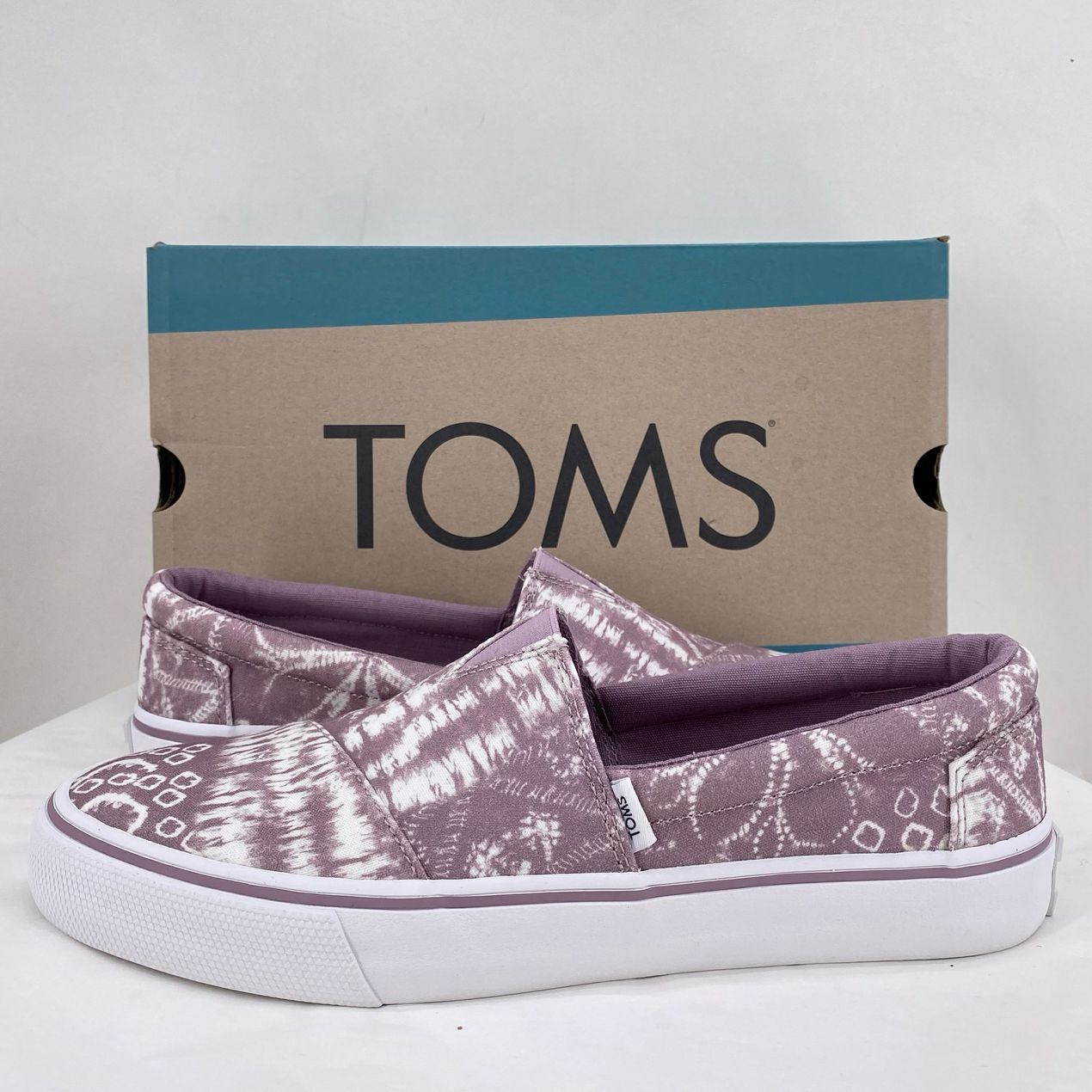 PURPLE/WHITE W Shoe Size 8 TOMS Flats