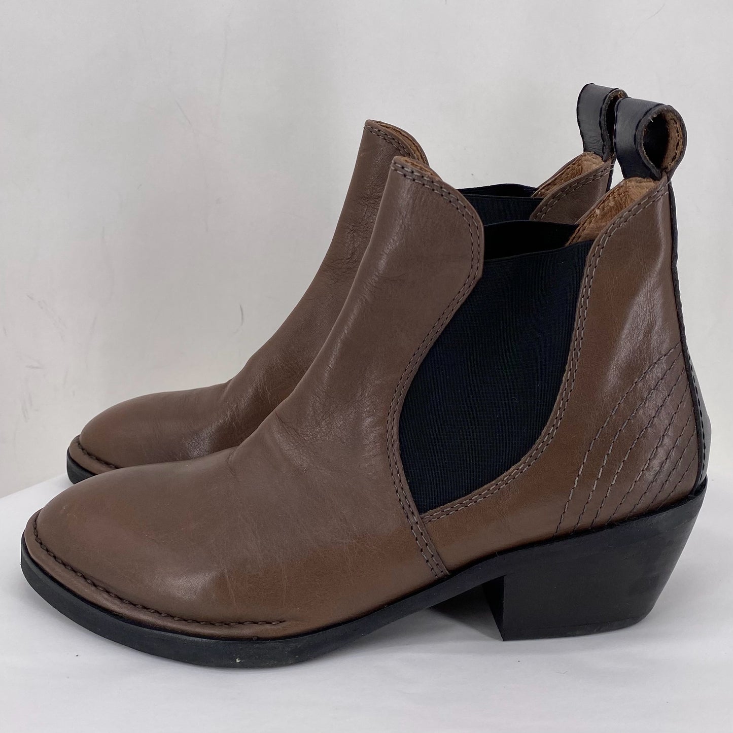 BROWN W Shoe Size 36 shooties/booties