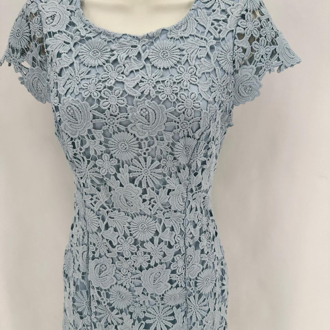 Size XS LULUS HEAVY LACE Dress