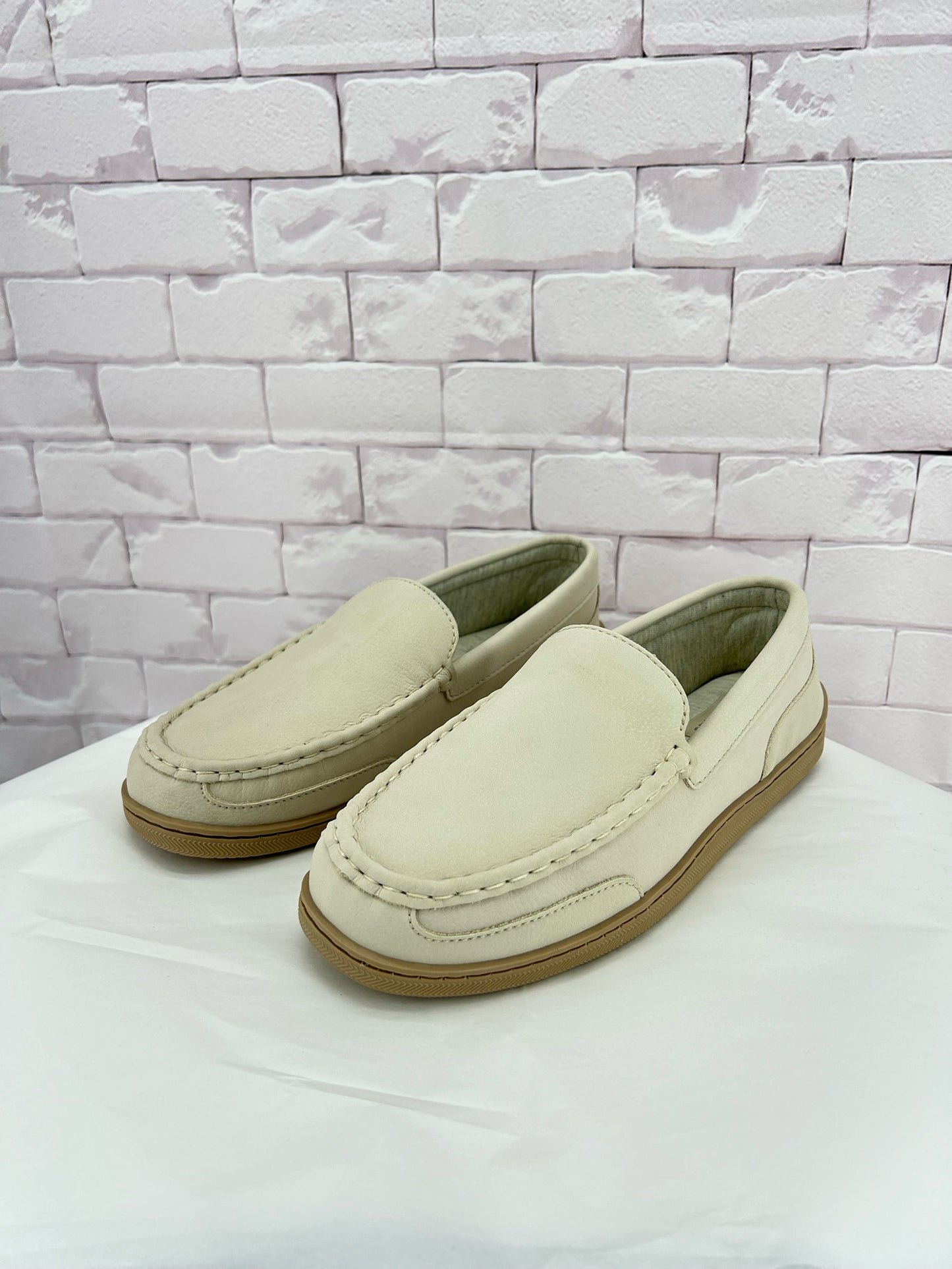 Beige W Shoe Size 11 Flats