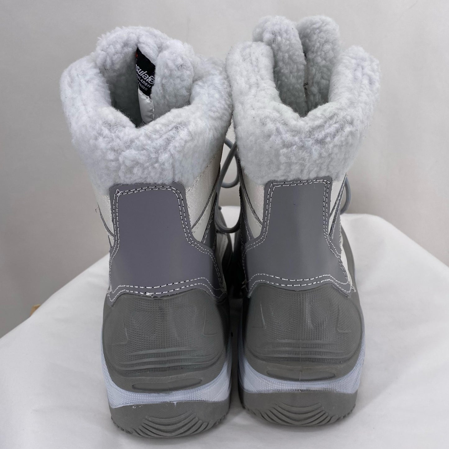 GRAY & WHITE W Shoe Size 9 THINSULATE Boots