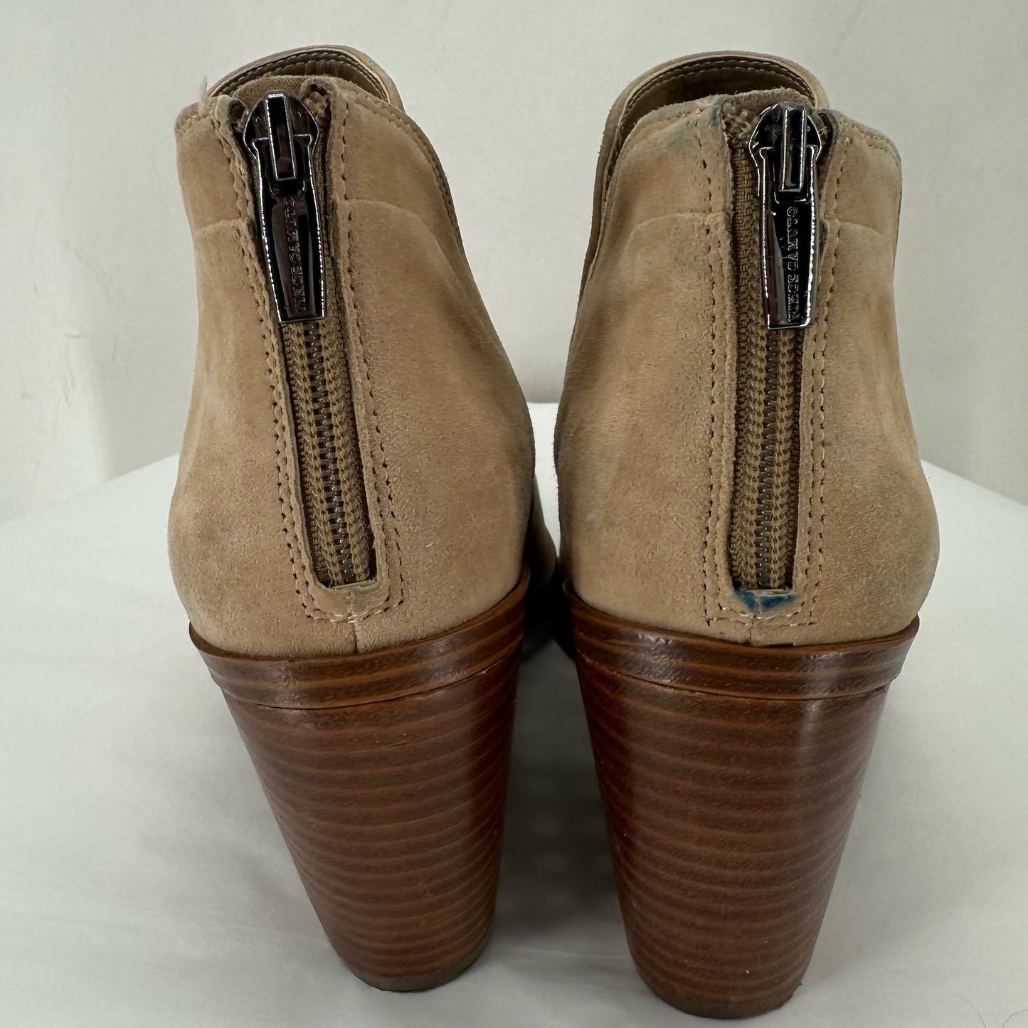 Tan W Shoe Size 10 VINCE CAMUTO shooties/booties