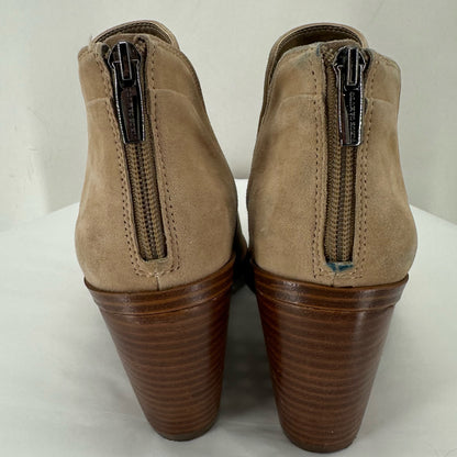 Tan W Shoe Size 10 VINCE CAMUTO shooties/booties