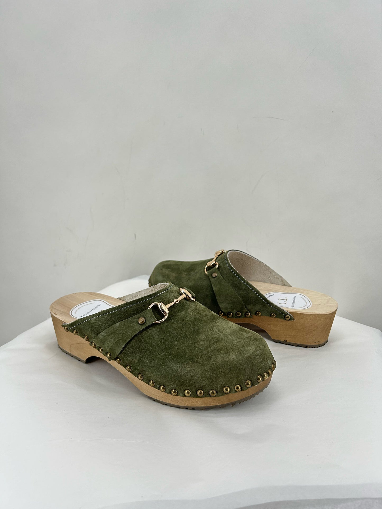 Green W Shoe Size 8.5 Clog