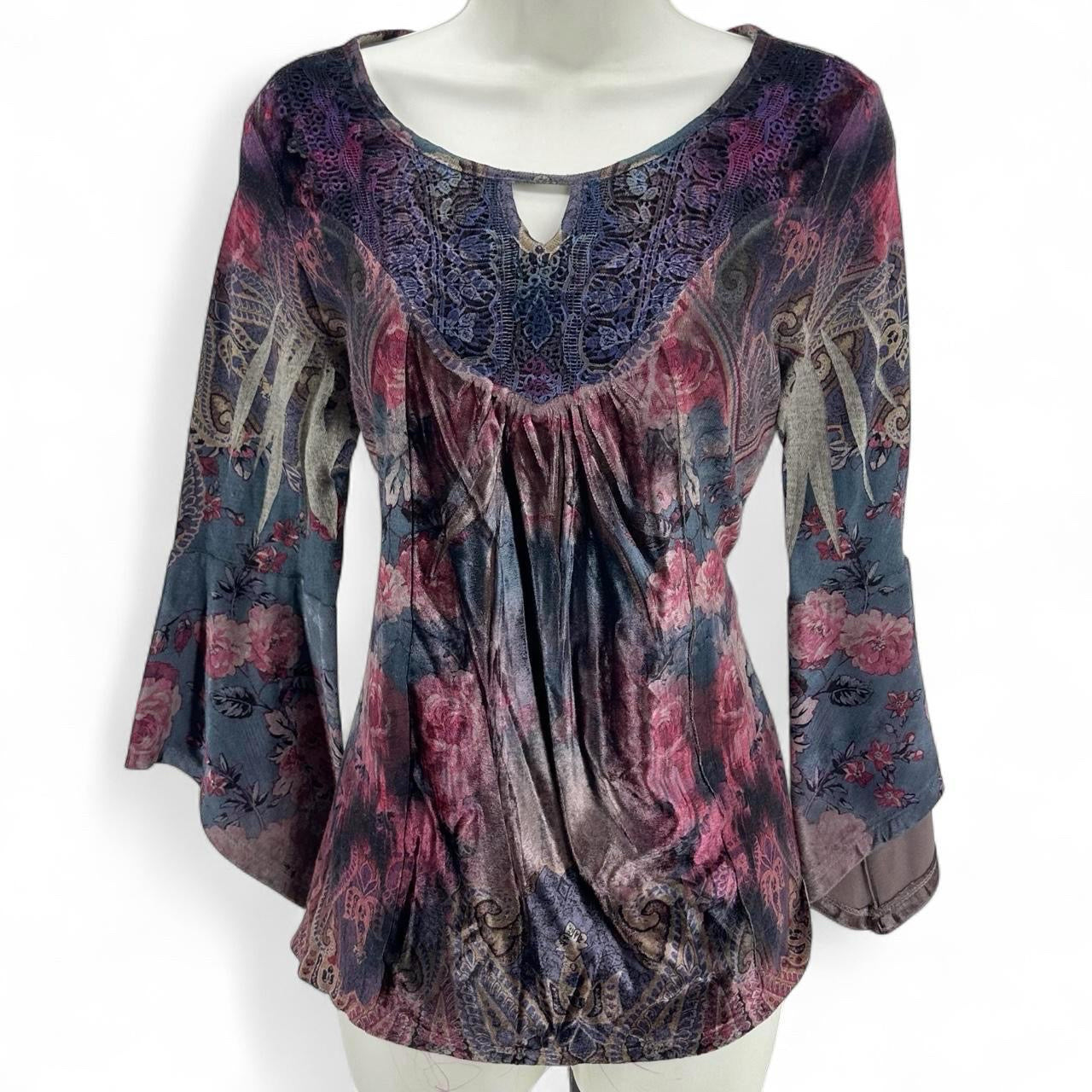 Size M world unity Floral Shirt