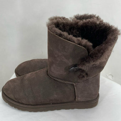 DARK BROWN W Shoe Size 9 UGG Boots