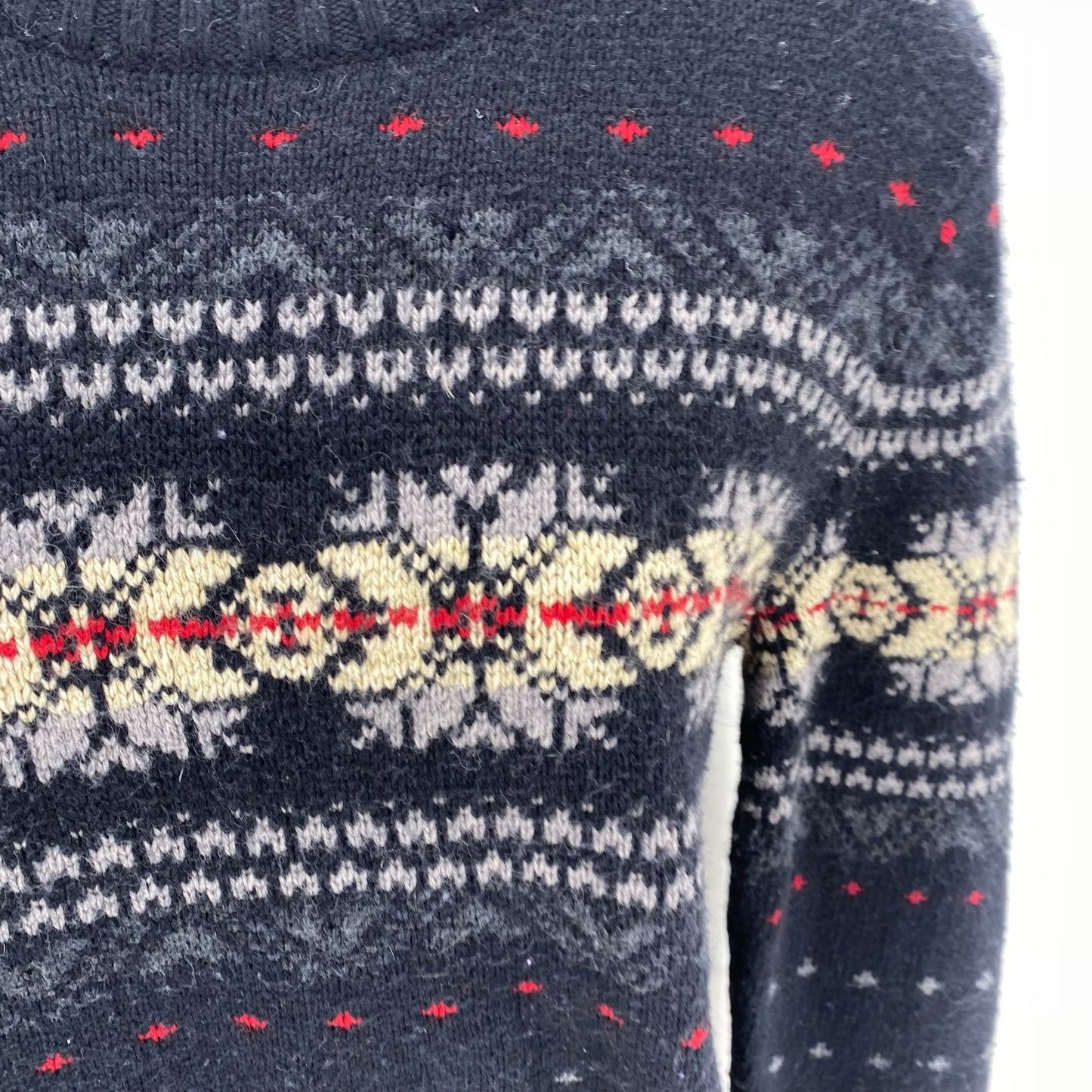 Size XS AMERICAN EAGLE Snowflakes Sweater