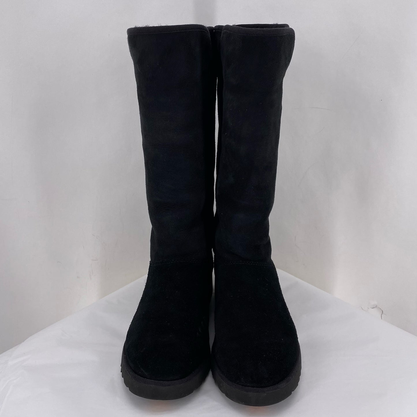 Black W Shoe Size 8.5 UGG Boots