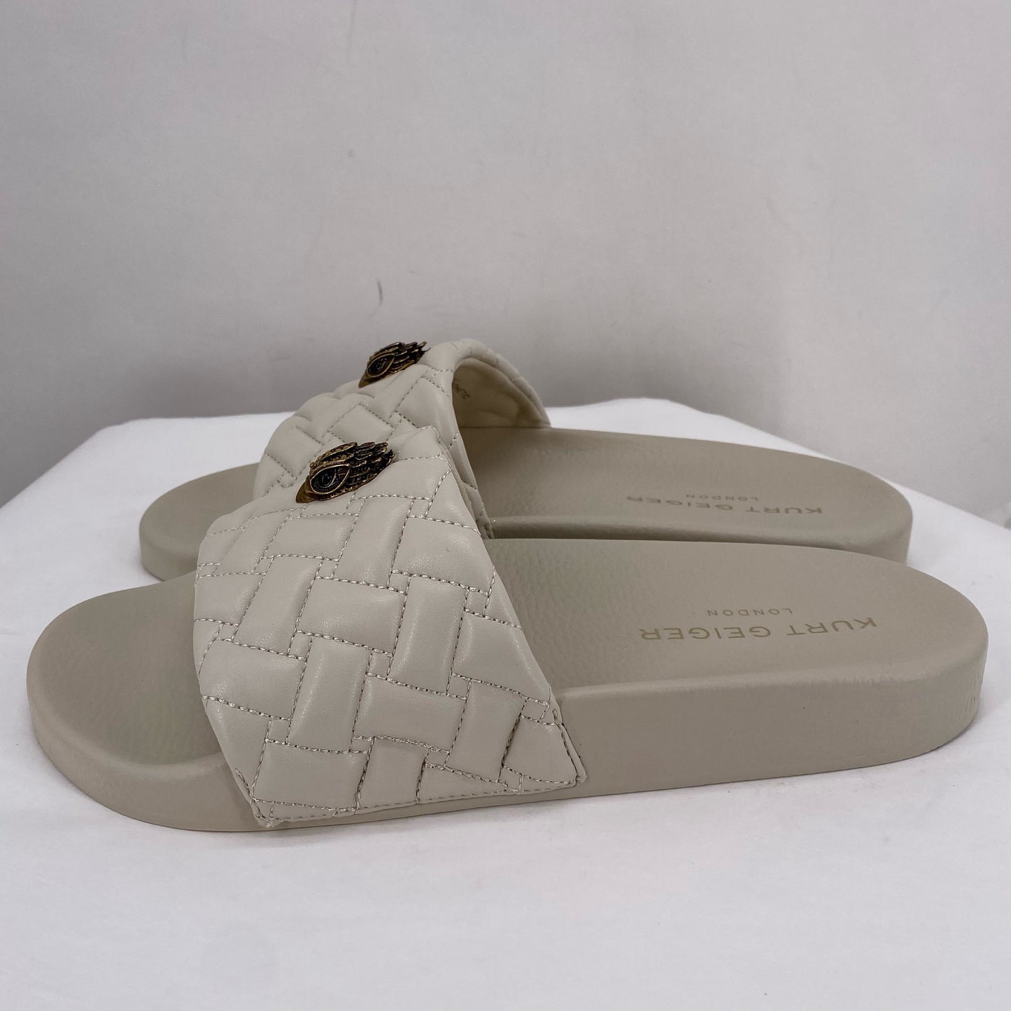 W Shoe Size 8.5 KURT GEIGER Sandals
