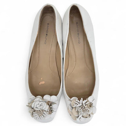 White W Shoe Size 10 BANDOLINO Flats